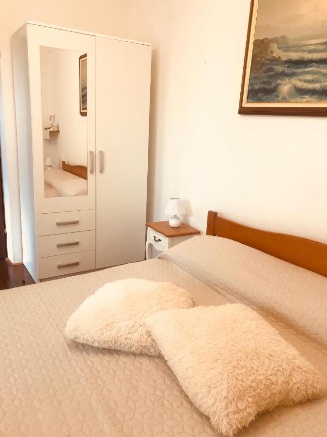 B. Ela Rooms Poreč Exterior foto